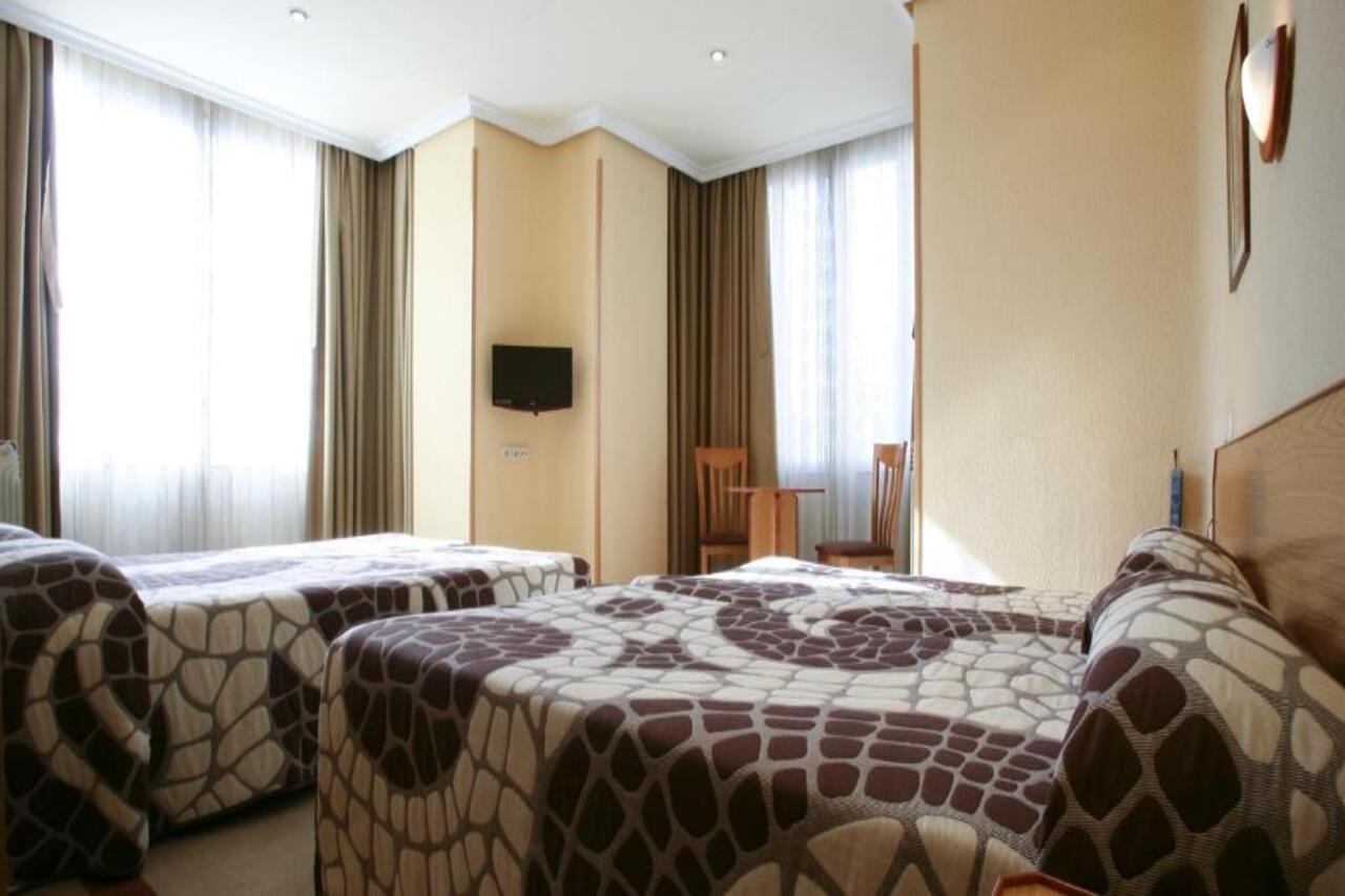 Hotel Mediodia Madrid Exterior photo
