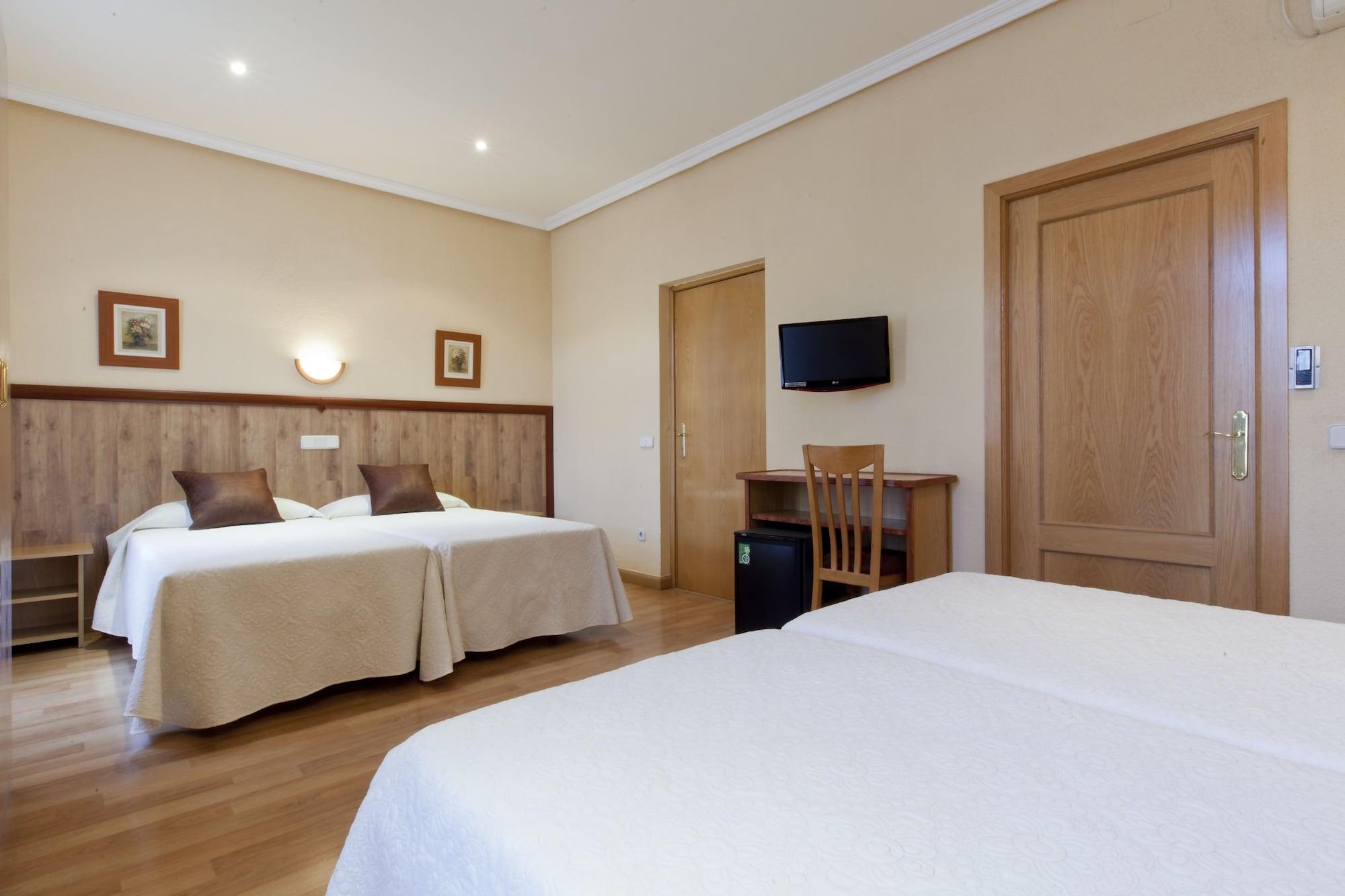 Hotel Mediodia Madrid Exterior photo