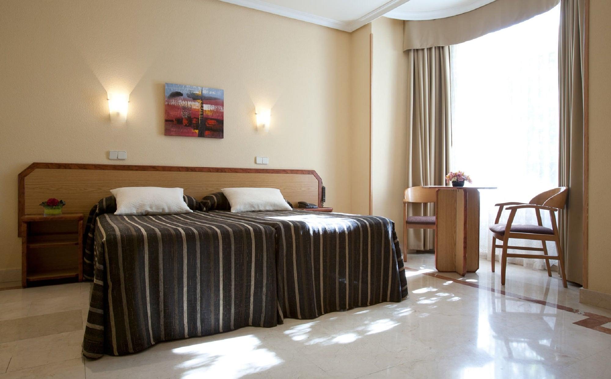 Hotel Mediodia Madrid Exterior photo