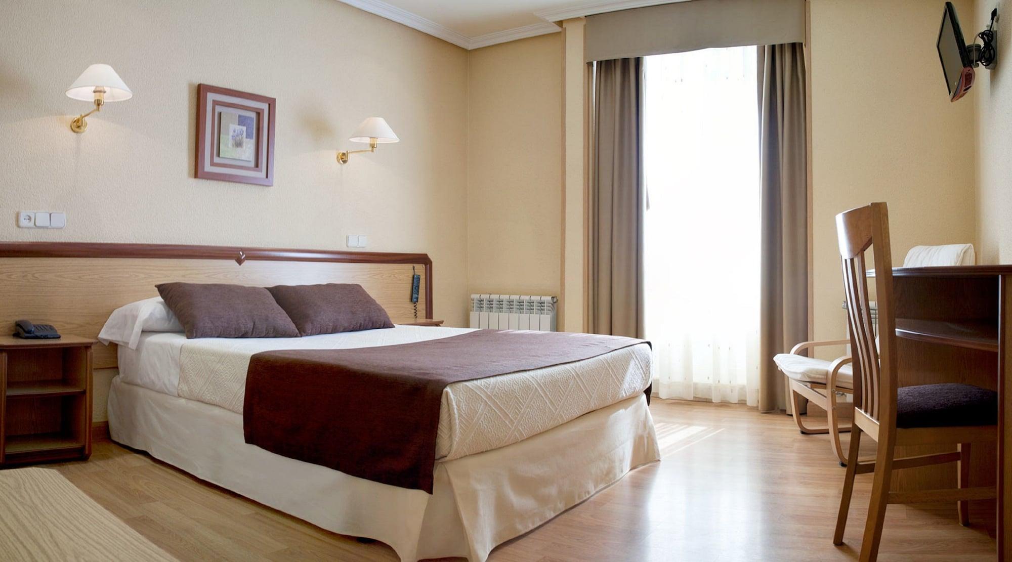 Hotel Mediodia Madrid Exterior photo