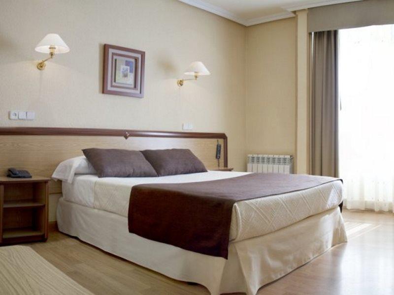 Hotel Mediodia Madrid Exterior photo
