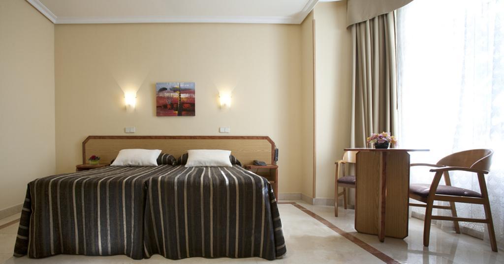 Hotel Mediodia Madrid Exterior photo