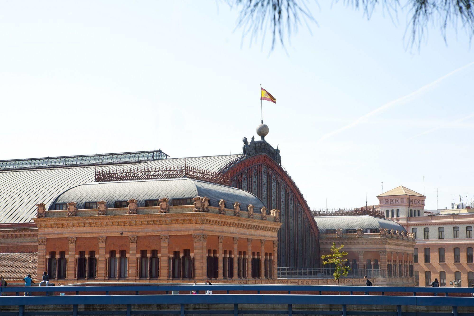 Hotel Mediodia Madrid Exterior photo