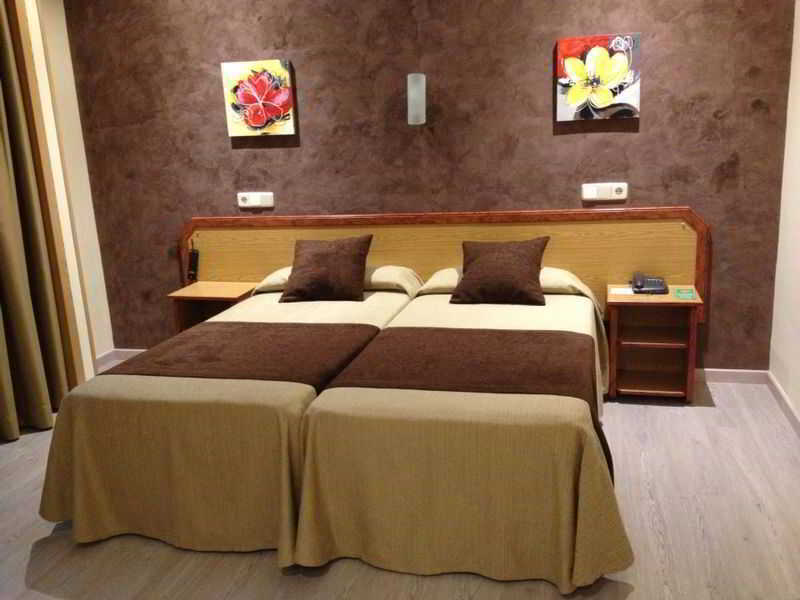 Hotel Mediodia Madrid Exterior photo